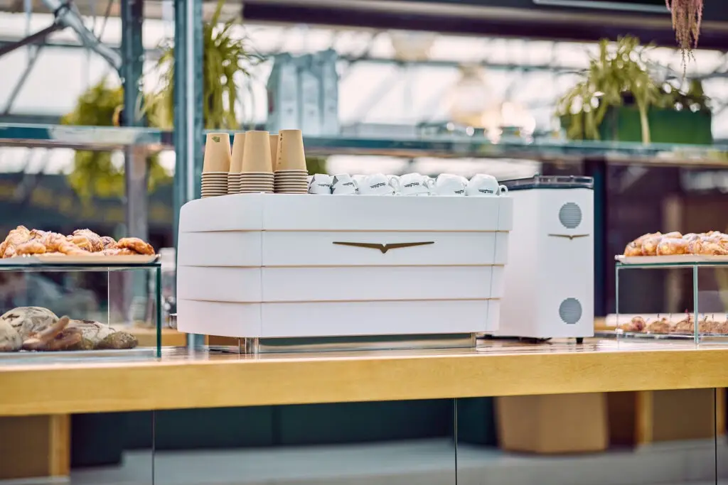 Victoria Arduino Tempo in a coffee shop